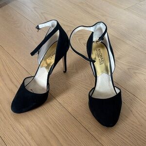 Michael Michael Kors black suede pumps - size 7.5